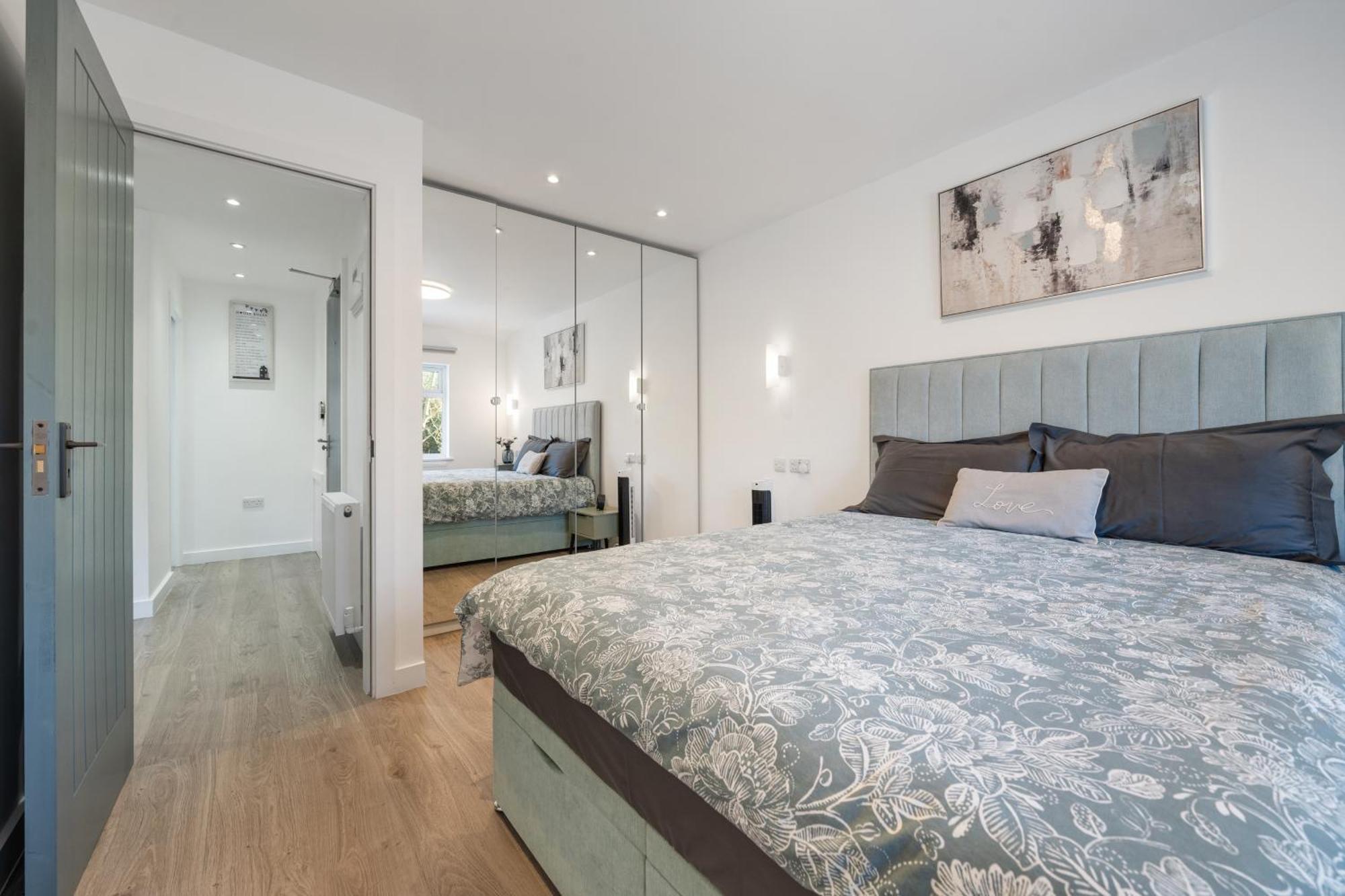 شقة Newly Refurbished 2 Bed Flat ميل هيل المظهر الخارجي الصورة